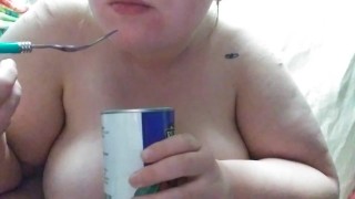 BBW FRUIT MUKKBANG interrupted by cat