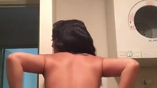 Aussie Girl Naked Shake Fat Ass Shaking
