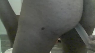 BLACK PUTS PLASTIC TOOTHBRUSH HOLDER IN ASS