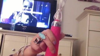 Clitoral stimulation look for the cum when I pull out the 1st time