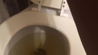 Pissing 
