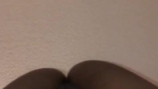Shaking this fat ass pussy