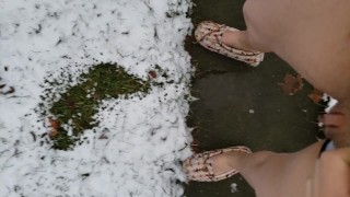 I Love To Pee In The Snow Outside