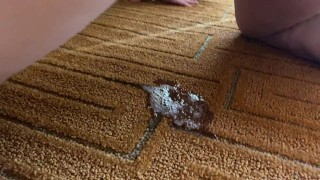 PAWG quick, but naughty pee on hotel carpet