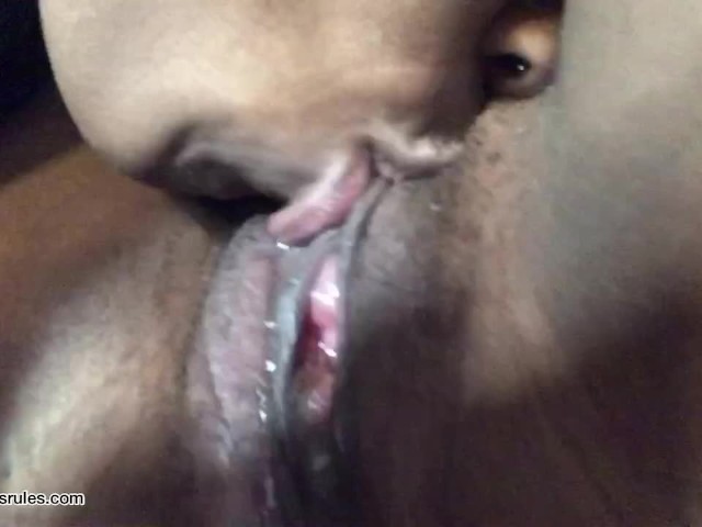 Slurping on the Pussy Close Up 