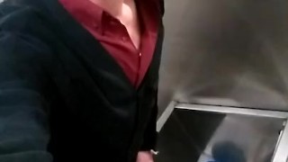 En baño publico by Rabaerre