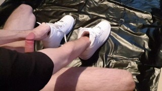 4K - Hard masturbation with Nike Airforce 1 Sneaker