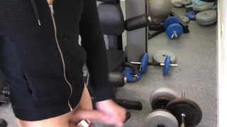 very short Video' 34 ** hot CUM LOAD at the GYM **