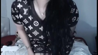 Showing my pussy under my dress