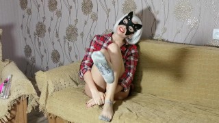 Teen Caresses her pussy with a vibrator and shows her legs