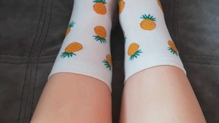 TEEN SCHOOL GIRL TEASE HER SEXY FEET IN SOCKS AFTER COLLEGE - FOOT FETISH