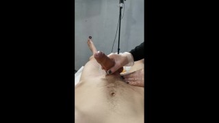 Мужчина кончил на приёме у косметолога дважды.