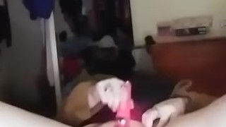Chubby MILF pussy play!