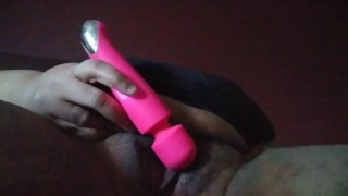 BBW does what she does best wen alone...CUMS