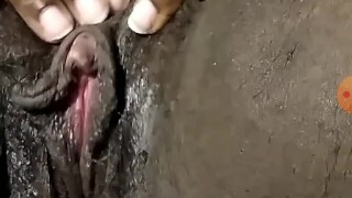Who gonna suck the clit..ebony bbw milf pussy