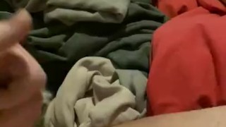 Wanking so hard had amazing cumshot 