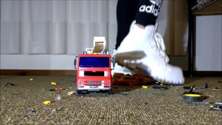 Toycar Crushing with Buffalo Sneaker (Trailer)