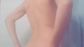 18 yr old girl shows off body in her bathroom on snap