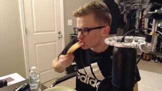 Stepbro eats his stepsister's delicious pizza (GONE SEXUAL!)