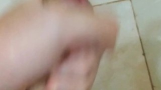 Mira como despierto a mi Pene y lo hago entrar en Acción!