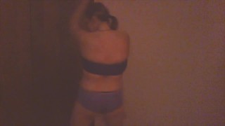 Shape of You - MILF with nice ass dances in panties.