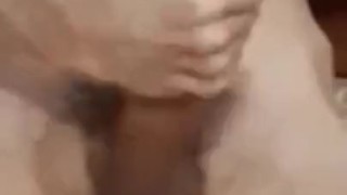 Милый русский подросток дрочит и кончает