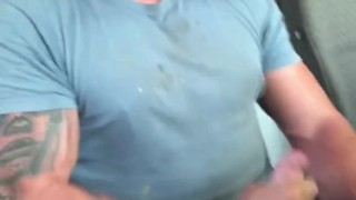SEXY BUFF BUILDER WANKING 