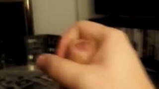 Noisy cumshot... goes everywhere