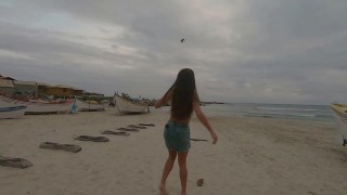 morena safada masturbando e chupando final de tarde na praia - Ana Rothbard