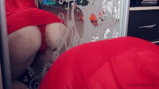 дали ей отсосать у друга