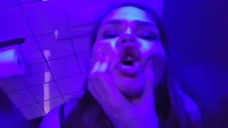 Girl Blowjob in Nightclub Toilet - Pick Up