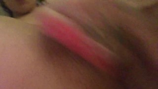 Fingering my wet pussy untill I cum 