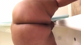 Chubby Hispanic shaking ass