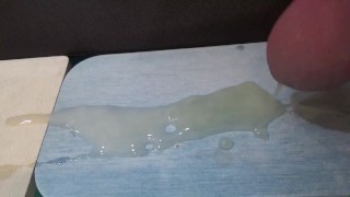 ふと思い立ち珪藻土に射精したものの、その後特に面白くないことを学習しました。