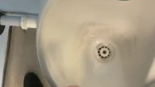 Got hard at work needed to wank 