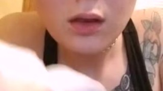 Make up removal from the Queen