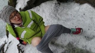 HOT Piss On The Cold Snow