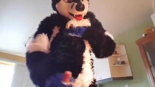 Johnny Huskey - Cum shot in the kitchen