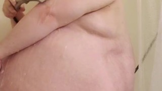 Superchub takes shower on cam first time
