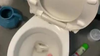 Got told off by my hot boss needed a wank and amazing cumshot 