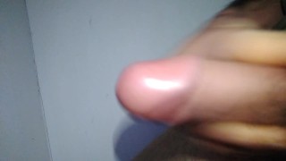 ムラムラして物置きで大量射精