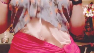Curvy murrsuiter does a strip tease