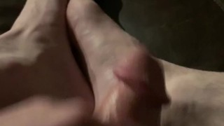 Cumming on Feet