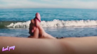 TEENAGER HANDJOB ON A PUBLIC BEACH. PUBLIC, EXHIBITIONISM