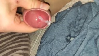 Teen masturbation failed - accidental cum