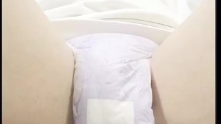 おむつお漏らし Peeing on diaper