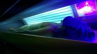PLAYING WITH PUSSY WHILE TANNING-RAVEN CHAMPAGNE