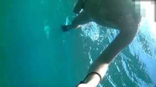 Nude diving and snorkeling in the sea