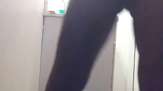 Flossy Loves To Twerk