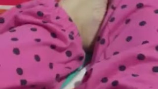 tici_feet @tici_feet IG tici feet crossing feet on the bed, black toenails